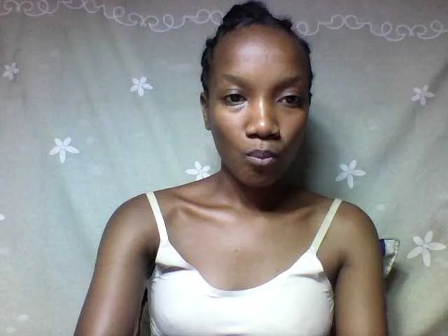 Live sex webcam photo for Leonette2 #290383821