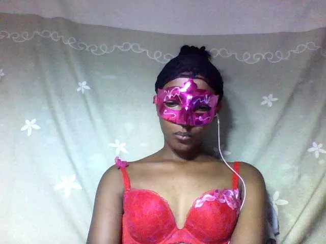 Live sex webcam photo for Leonette2 #290462434