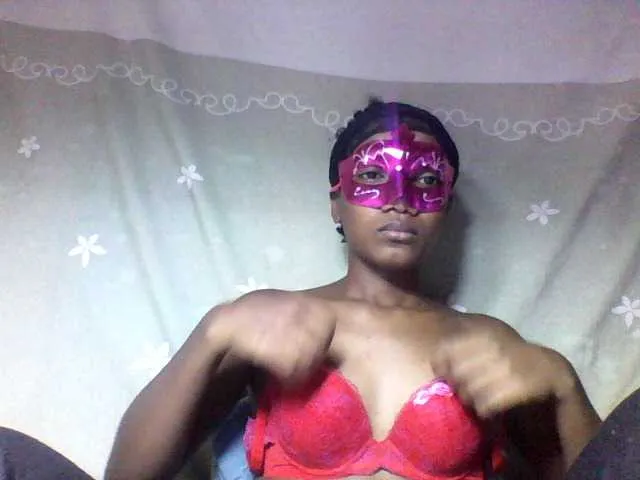 Live sex webcam photo for Leonette2 #290469143