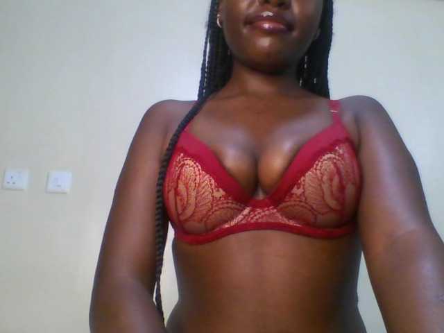 Live sex webcam photo for Leslie-ann1 #294123172