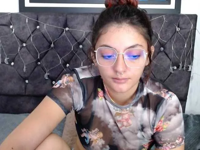 Live sex webcam photo for Lesliee22 #276085849