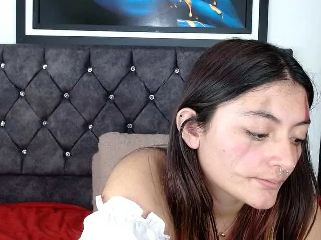 Live sex webcam photo for Lesliee22 #276430314