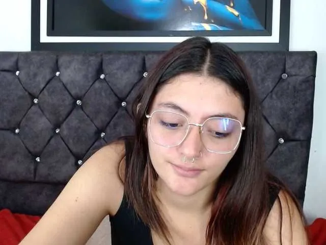 Live sex webcam photo for Lesliee22 #276450612