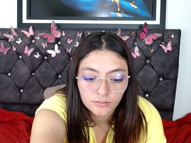 Live sex webcam photo for Lesliee22 #276547948