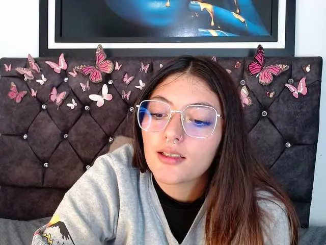 Live sex webcam photo for Lesliee22 #276584549