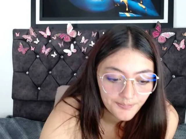 Live sex webcam photo for Lesliee22 #276743071