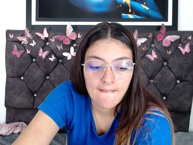 Live sex webcam photo for Lesliee22 #276762667