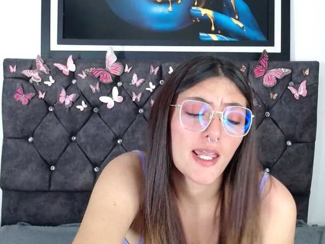 Live sex webcam photo for Lesliee22 #276919295