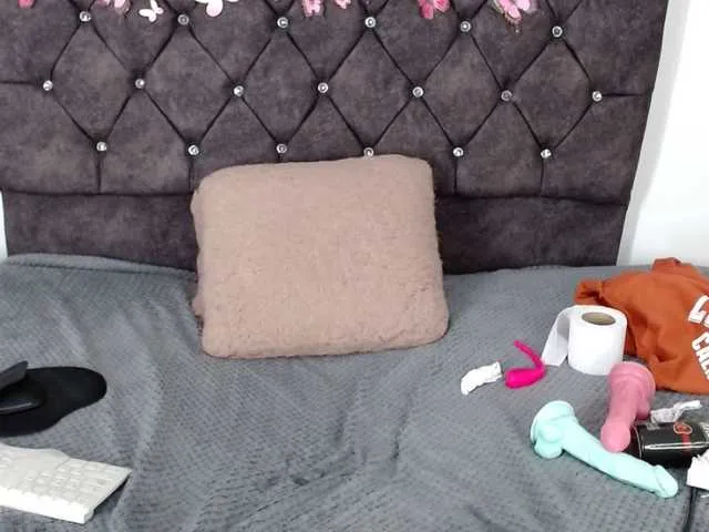 Live sex webcam photo for Lesliee22 #276933793