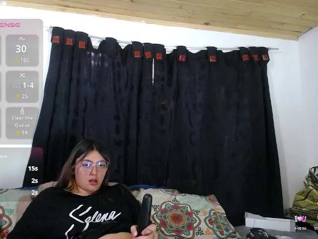 Live sex webcam photo for Lesliee22 #290171238
