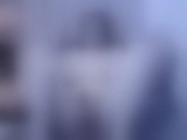 Live sex webcam photo for Lesliee22 #293777767