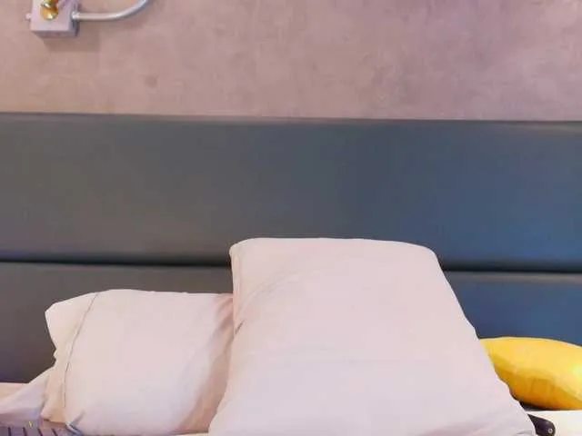 Live sex webcam photo for Leslymonroe #291521045