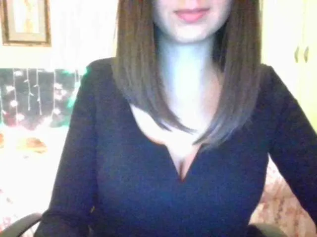 Live sex webcam photo for LeticiaXGold #271982466