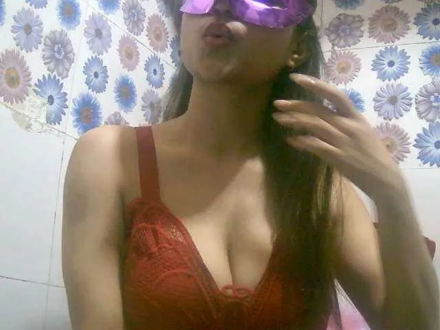 Live sex webcam photo for Levsaa #277934417