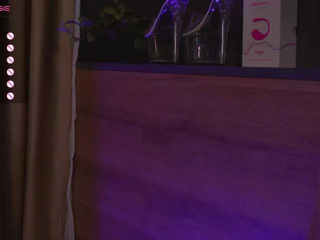 Live sex webcam photo for Lexi-Reed #277570613