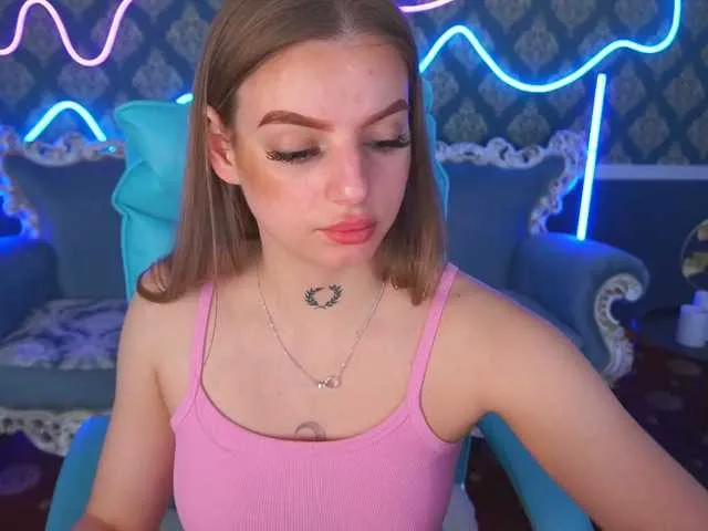 Live sex webcam photo for LexiSii #290866677