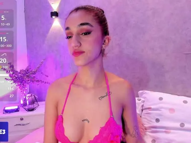 Live sex webcam photo for LexiVie #290640798