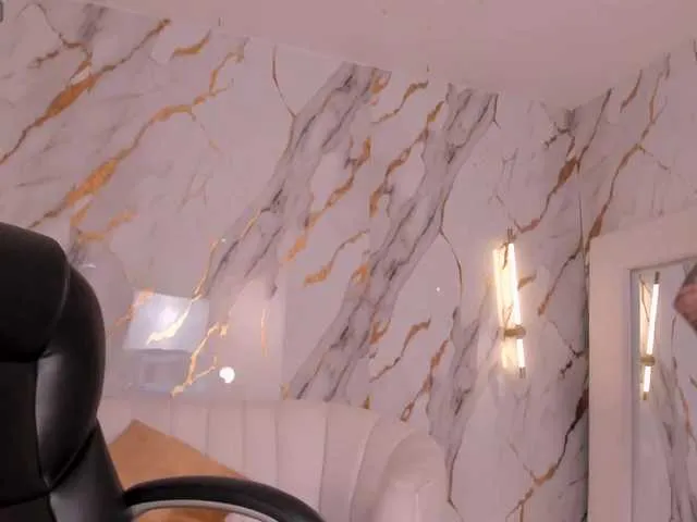 Live sex webcam photo for LexieWayne #291484523