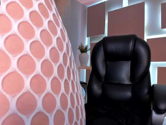 Live sex webcam photo for LexieWayne #291624204