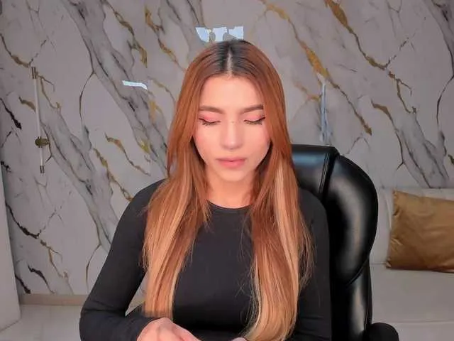 Live sex webcam photo for LexieWayne #291799078