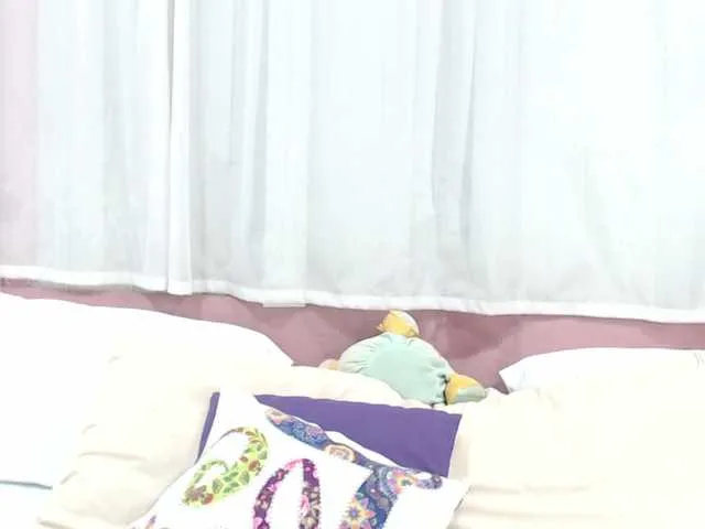 Live sex webcam photo for LexiiBloom #290874122