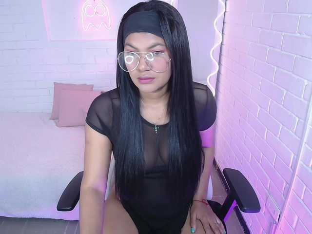 Live sex webcam photo for Lexy-tay #291331901