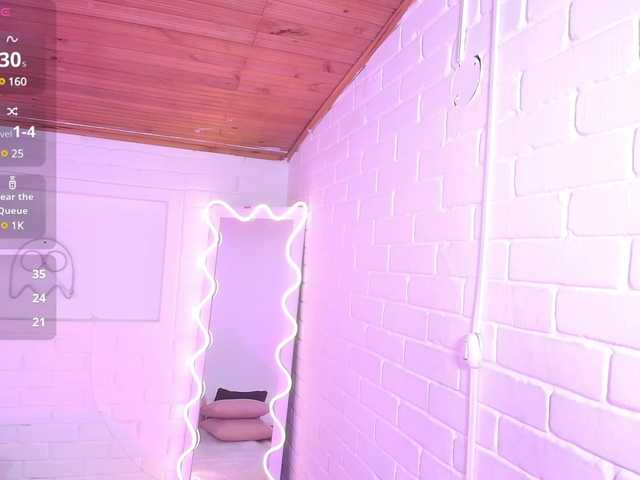 Live sex webcam photo for Lexy-tay #291476763