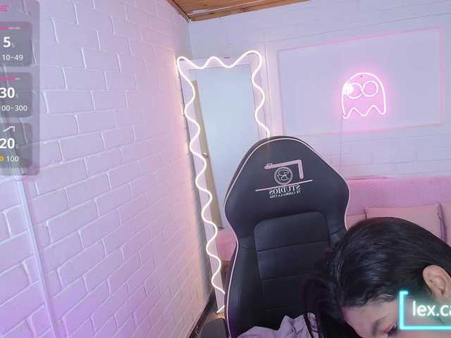 Live sex webcam photo for Lexy-tay #291892507
