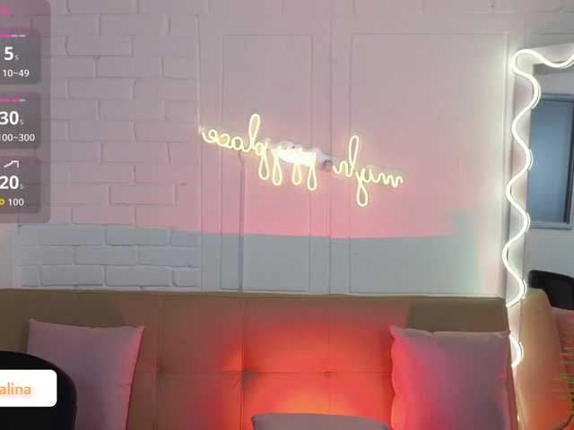 Live sex webcam photo for Lexy-tay #292135209