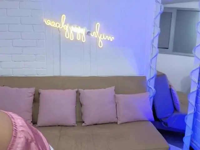 Live sex webcam photo for Lexy-tay #292241550