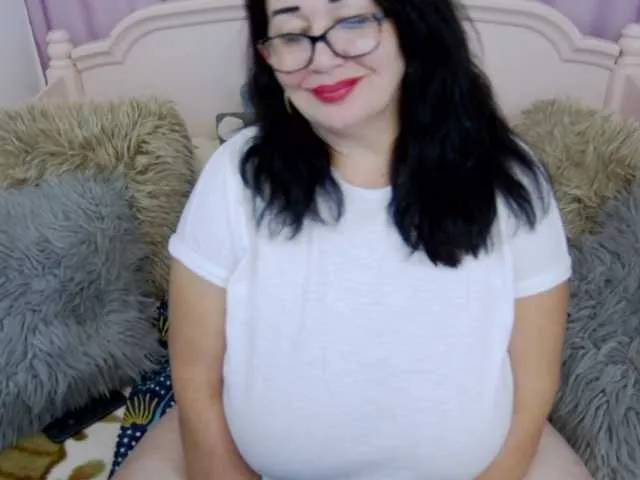 Live sex webcam photo for LexyBlair #292039506