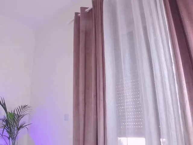 Live sex webcam photo for LexySugar #290982462