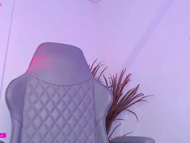 Live sex webcam photo for Lexyjoyce #278309471