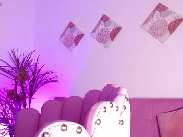 Live sex webcam photo for Lexyjoyce #278581385