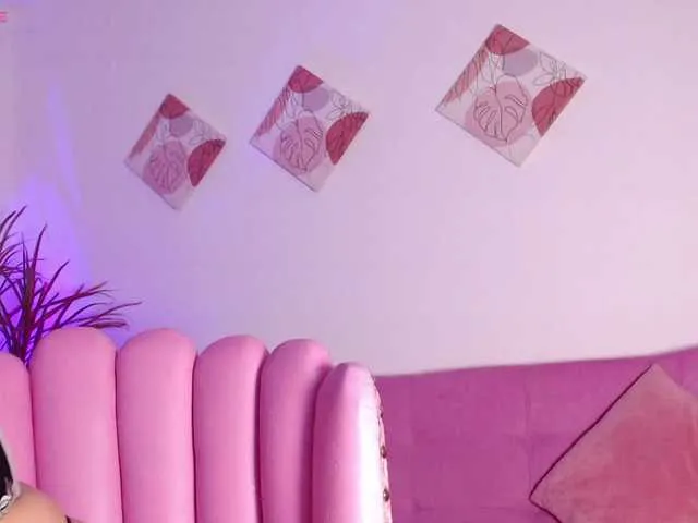 Live sex webcam photo for Lexyjoyce #284544285