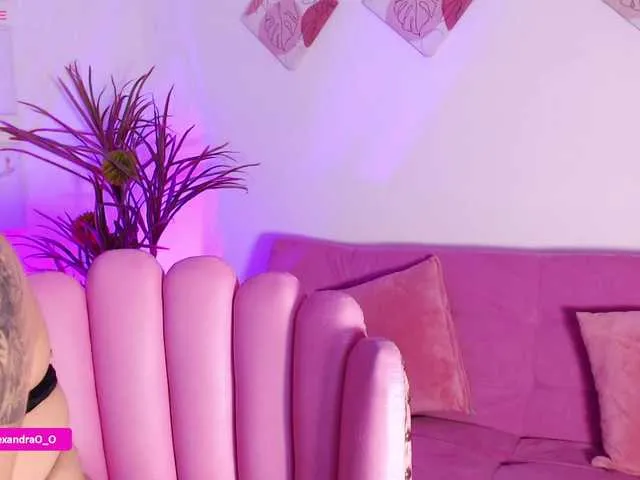 Live sex webcam photo for Lexyjoyce #288364922