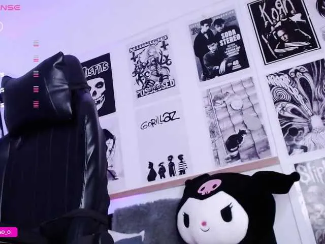 Live sex webcam photo for Lexyjoyce #290776423