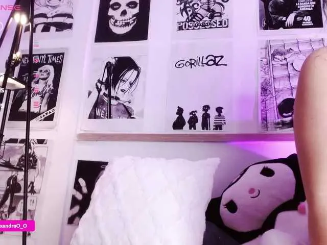 Live sex webcam photo for Lexyjoyce #291256760