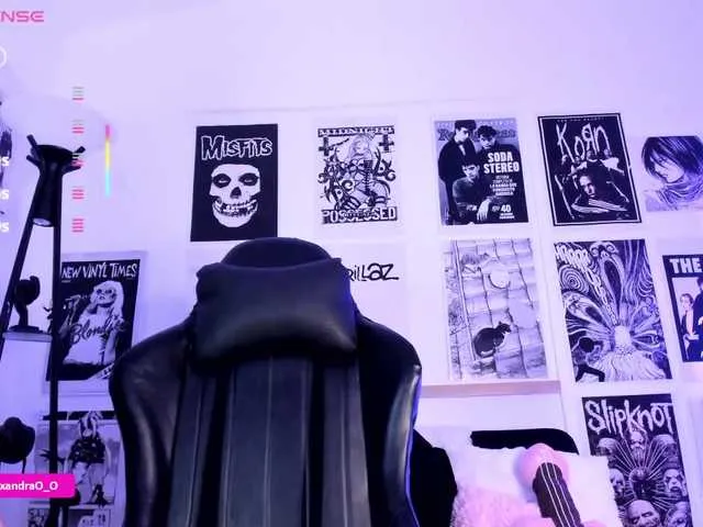 Live sex webcam photo for Lexyjoyce #291659632