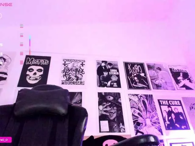 Live sex webcam photo for Lexyjoyce #292038316