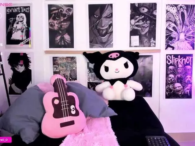 Live sex webcam photo for Lexyjoyce #292052040