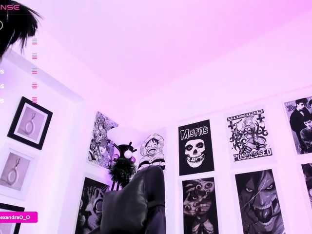 Live sex webcam photo for Lexyjoyce #292436052