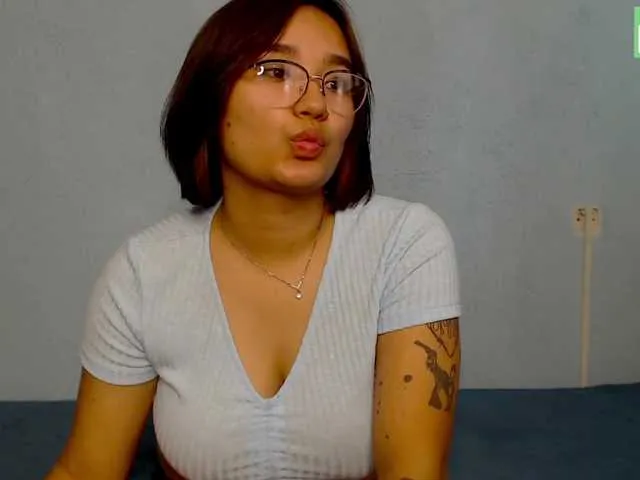 Live sex webcam photo for Leya-Angel #273984793