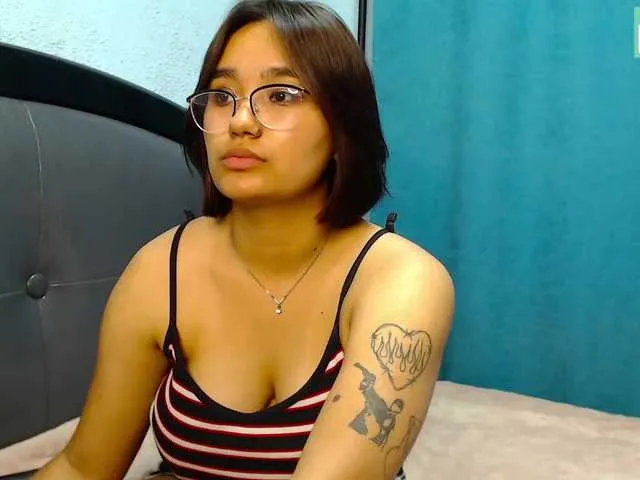 Live sex webcam photo for Leya-Angel #274123400