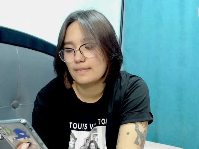 Live sex webcam photo for Leya-Angel #274181728