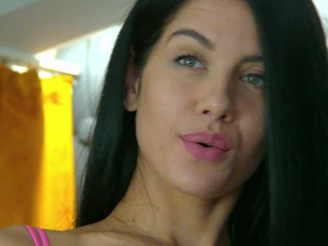 Live sex webcam photo for LeyaCass #289845543