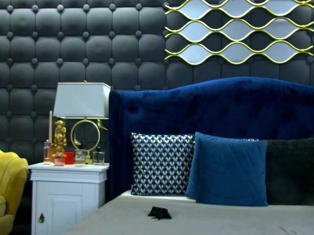 Live sex webcam photo for LeyaCass #291337691