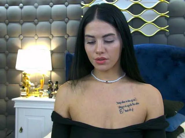 Live sex webcam photo for LeyaCass #292341128