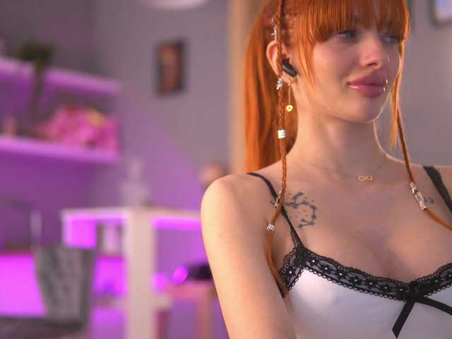 Live sex webcam photo for LeyaMeyers #291143836