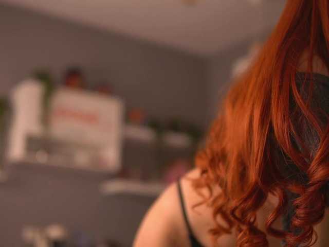 Live sex webcam photo for LeyaMeyers #292314860